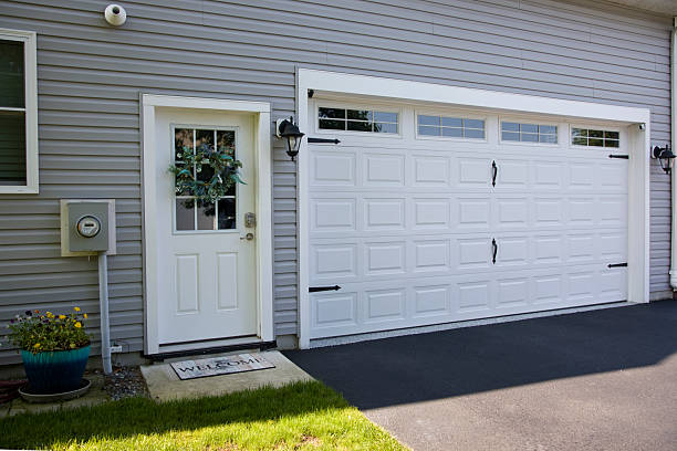 24/7 Emergency Garage Door Panel Replacement experts in Union Beach, NJ